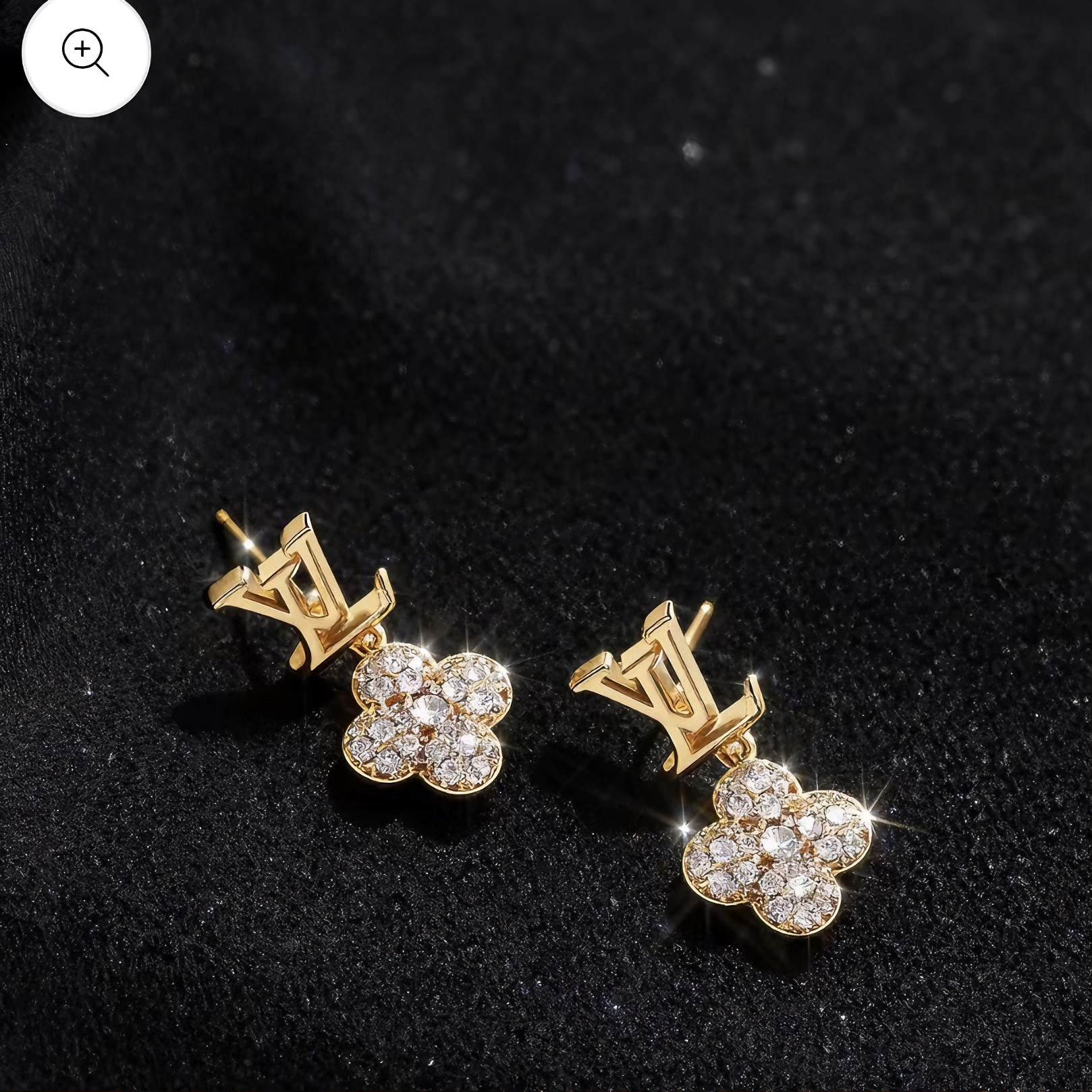 Diamond Clover Stud Earrings – Minimalist Sparkle Pendant Design (Gold & Silver)