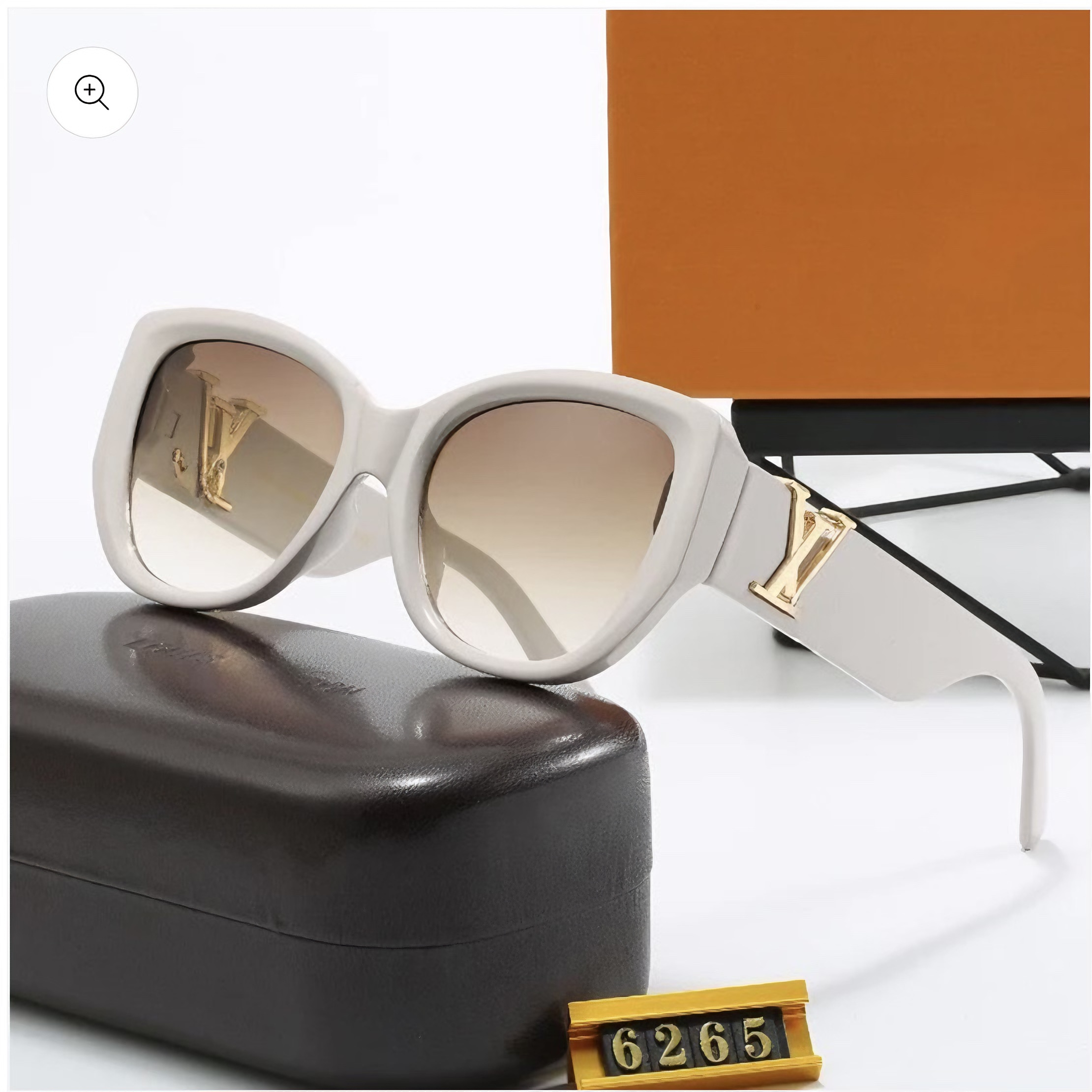 Light Gold Accent Oval Sunglasses – Vintage Chic Designer Style