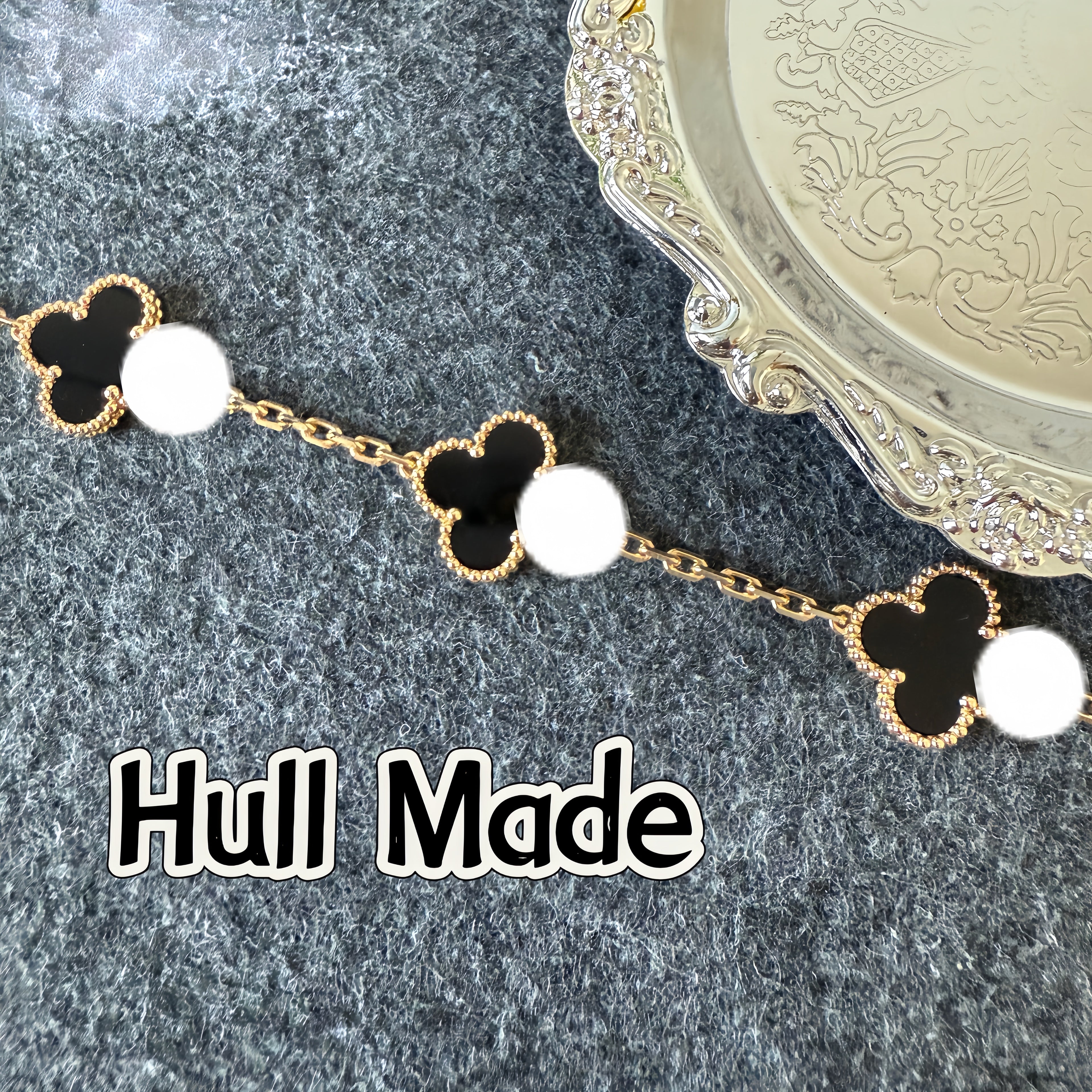 Winter Petal Bracelet – Minimalist Shell Flower Gift for Women