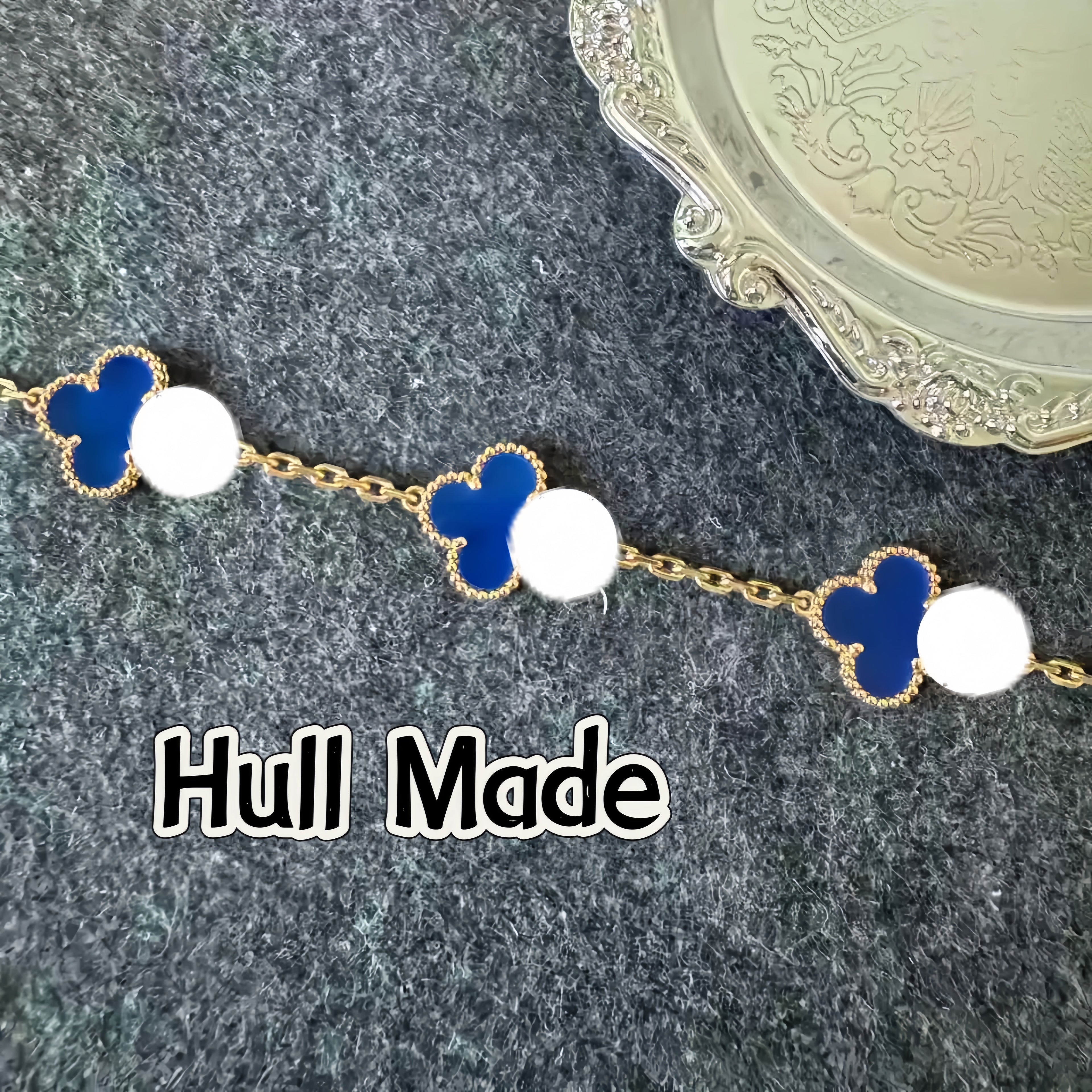 Winter Petal Bracelet – Minimalist Shell Flower Gift for Women