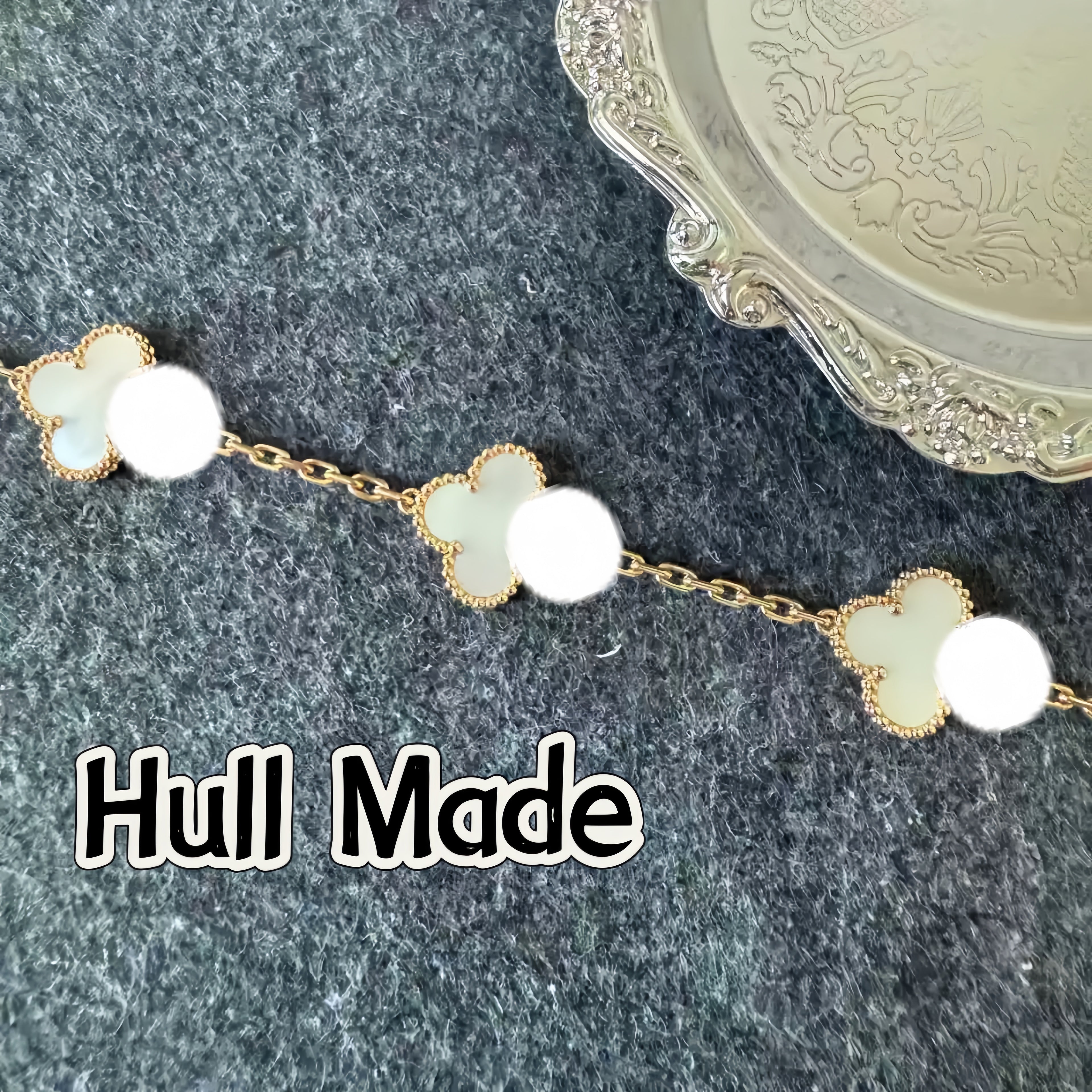 Winter Petal Bracelet – Minimalist Shell Flower Gift for Women