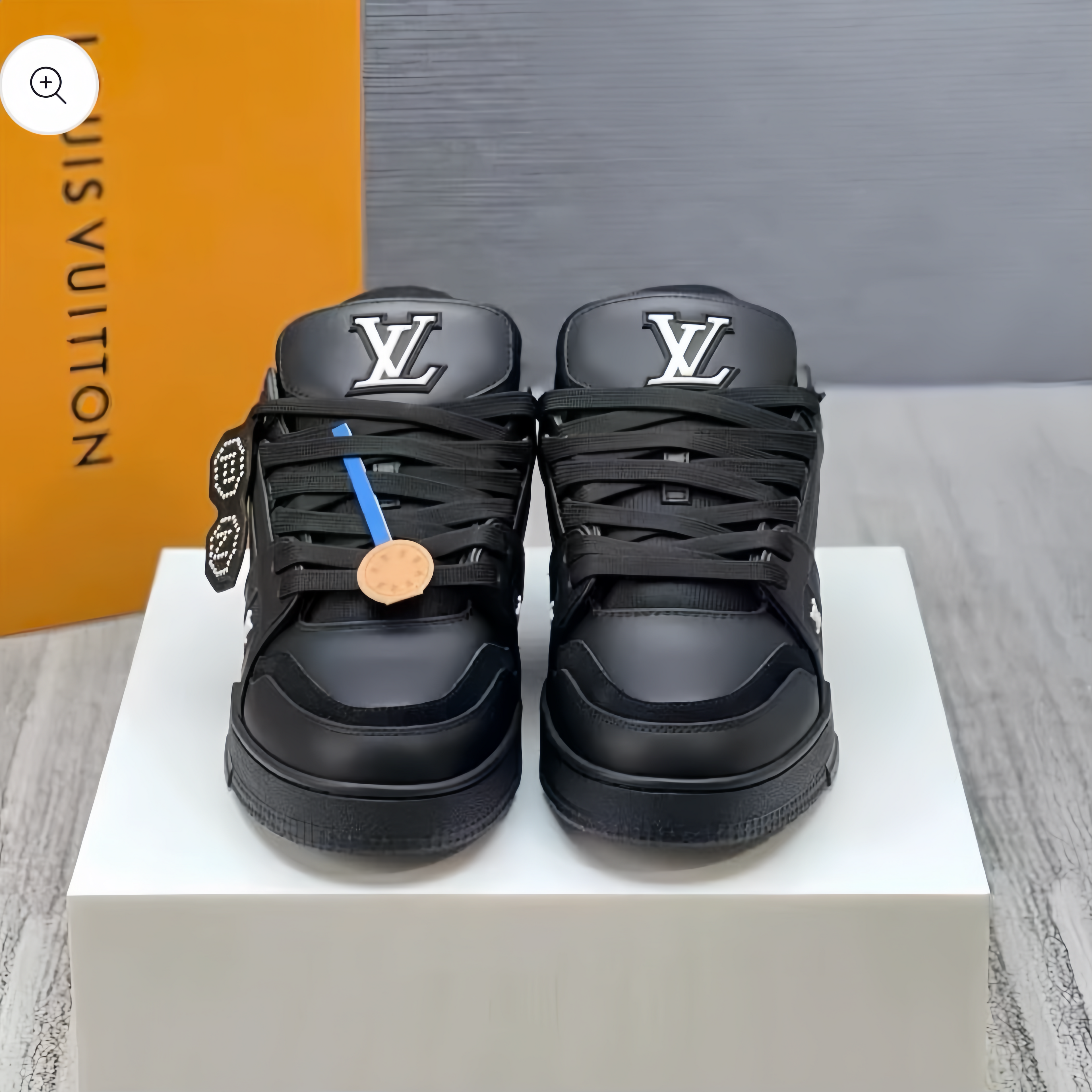 All-Black Low-Top Street Sneakers – Minimal Leather Design